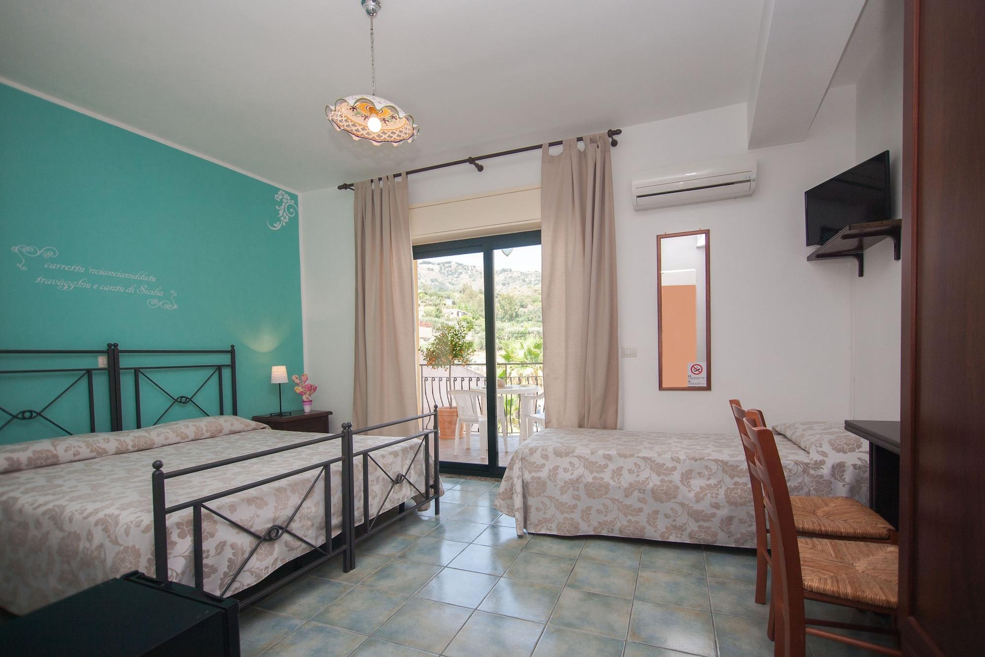 Hotel Donna Rosa SantʼAlessio Siculo Exterior foto