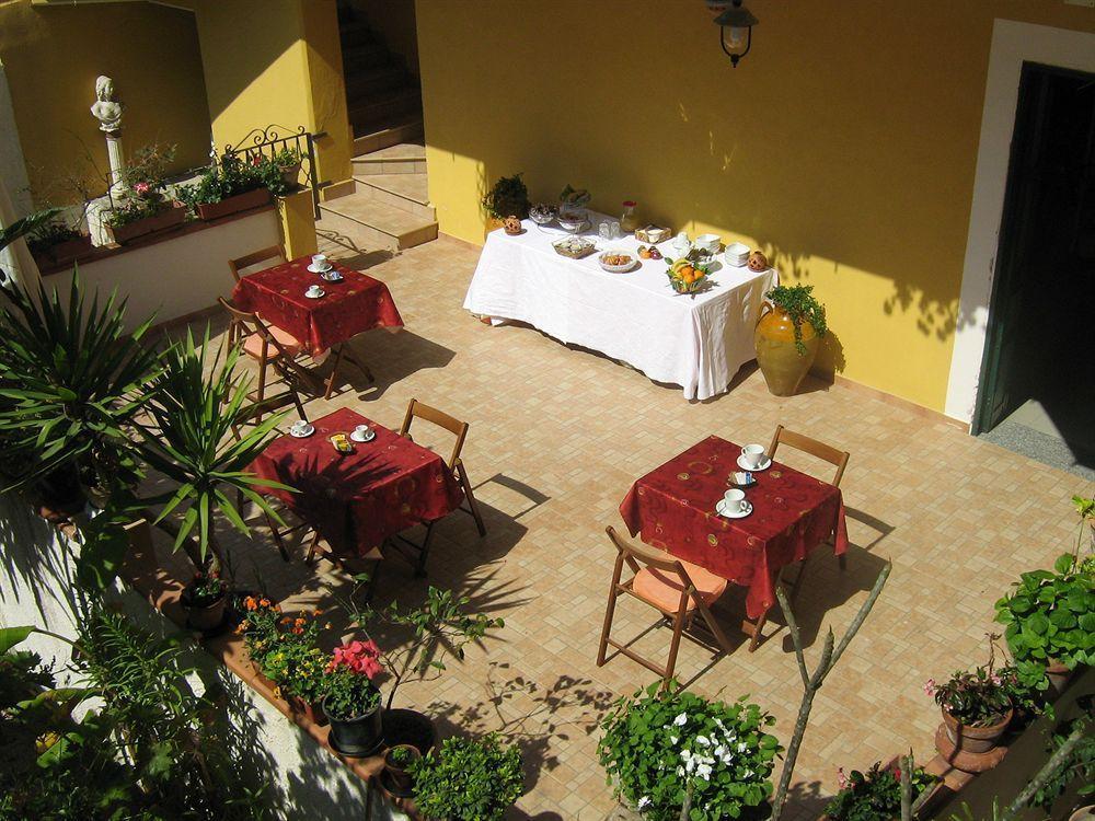 Hotel Donna Rosa SantʼAlessio Siculo Exterior foto